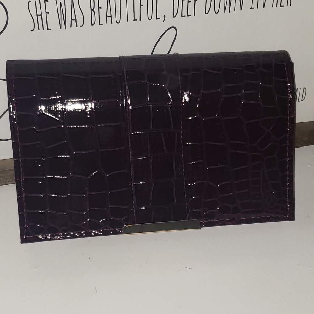 Beautiful clutch with chain
